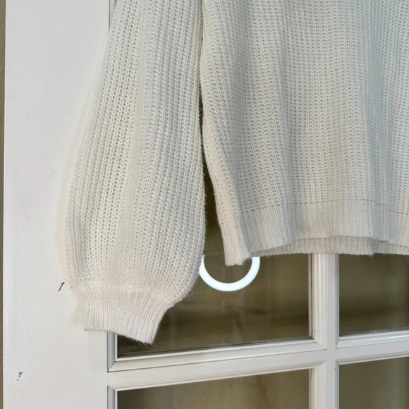 SHEIN Bell Sleeve Cropped Chunky Sweater - small - Picture 3 of 6